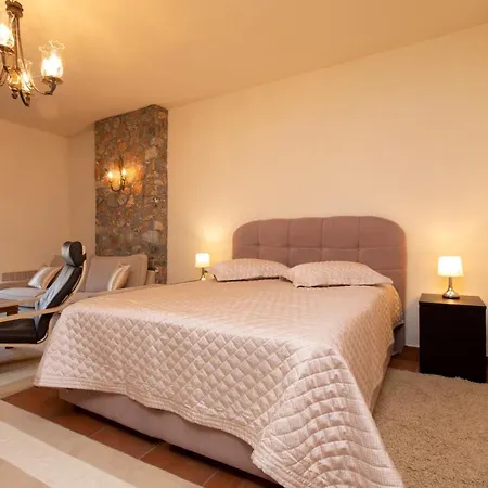 Voras 180° View Chalet *