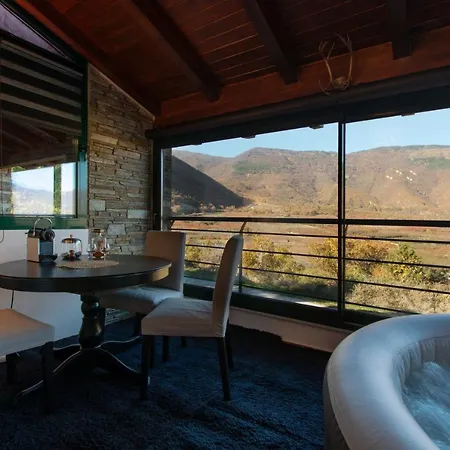 Voras 180° View Chalet